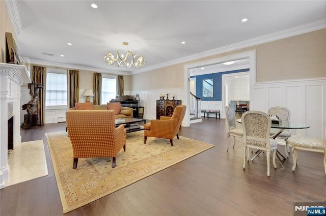 292 MAPLE Street, Englewood, NJ 07631