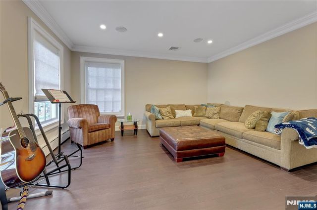 292 MAPLE Street, Englewood, NJ 07631