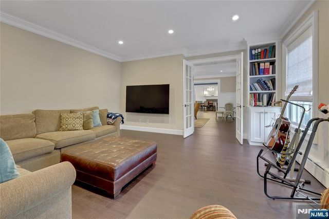 292 MAPLE Street, Englewood, NJ 07631