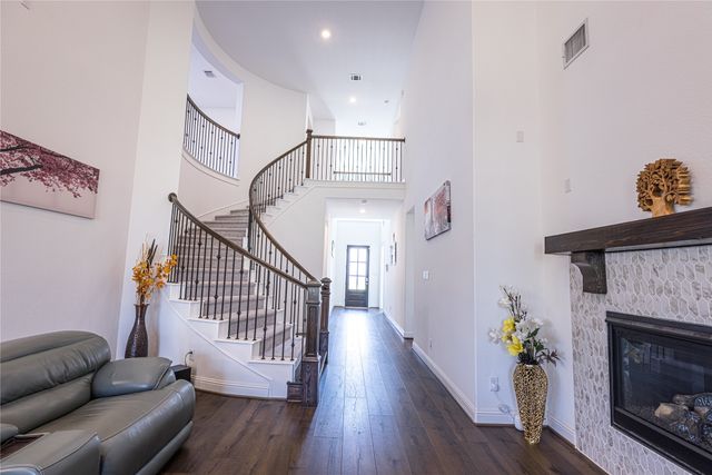 2001 Newton Lane, Mckinney, TX 75071