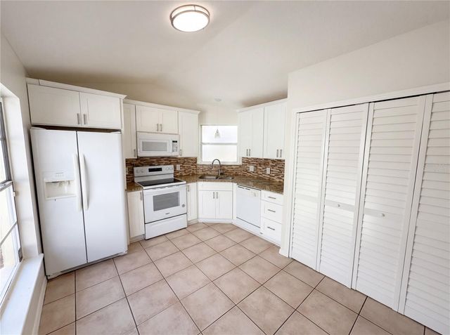 9814 DEAN COVE LANE, Orlando, FL 32825