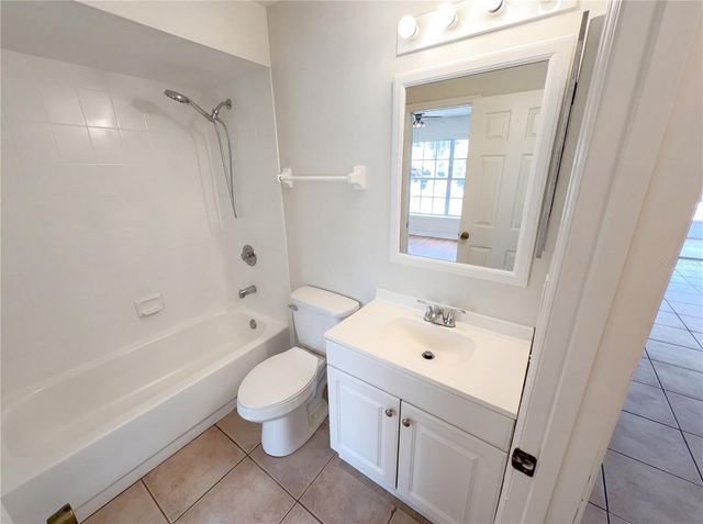 9814 DEAN COVE LANE, Orlando, FL 32825