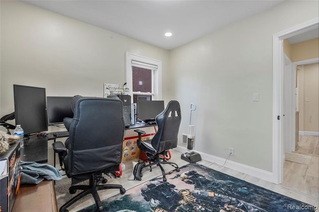 6847 Theisen Street, Dearborn, MI 48126