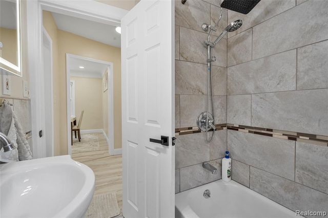 6847 Theisen Street, Dearborn, MI 48126