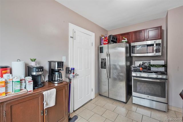 6847 Theisen Street, Dearborn, MI 48126