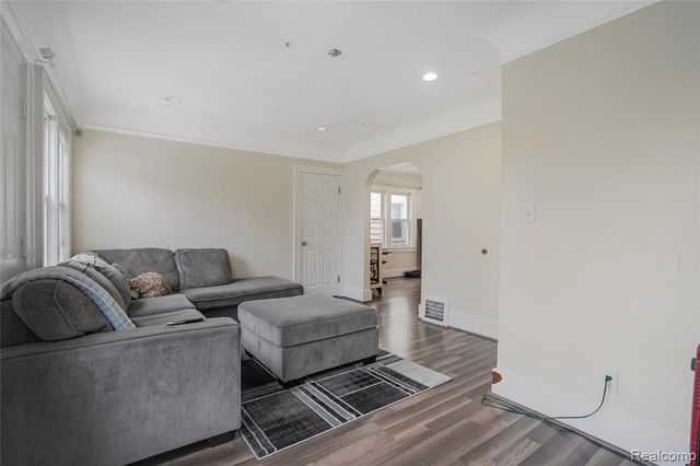 6847 Theisen Street, Dearborn, MI 48126