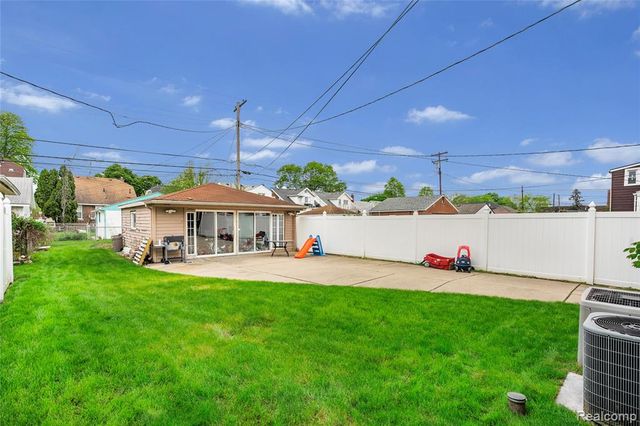 6847 Theisen Street, Dearborn, MI 48126