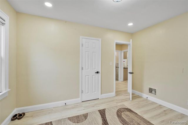 6847 Theisen Street, Dearborn, MI 48126