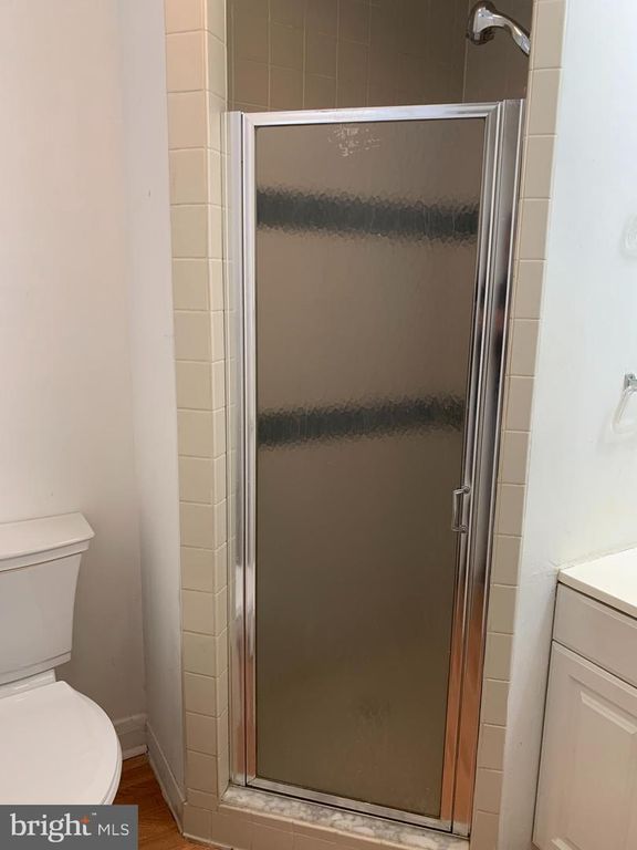 Image 11 of property listing at 1504 N ELLWOOD AVE, Baltimore, MD 21213