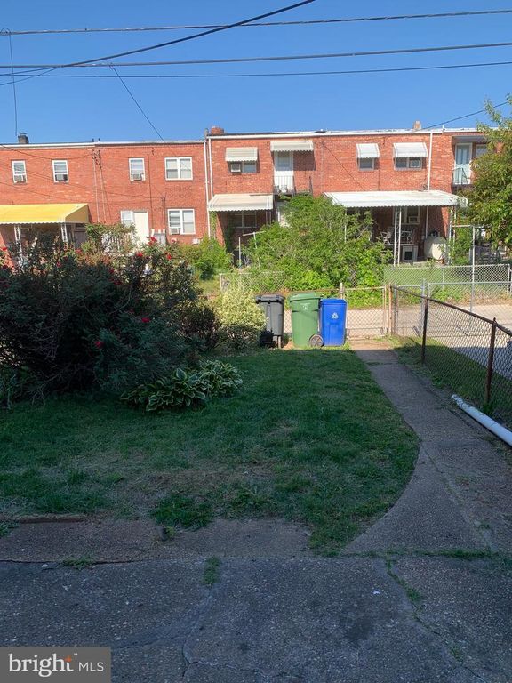 Image 13 of property listing at 1504 N ELLWOOD AVE, Baltimore, MD 21213