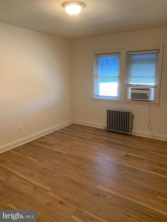 Image 21 of property listing at 1504 N ELLWOOD AVE, Baltimore, MD 21213