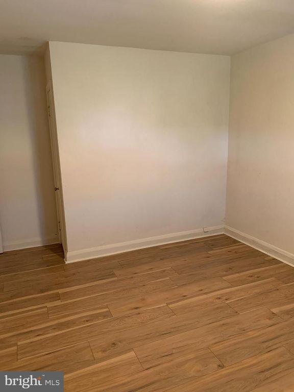 Image 22 of property listing at 1504 N ELLWOOD AVE, Baltimore, MD 21213