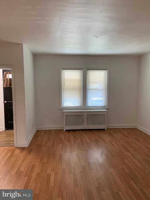 Image 5 of property listing at 1504 N ELLWOOD AVE, Baltimore, MD 21213