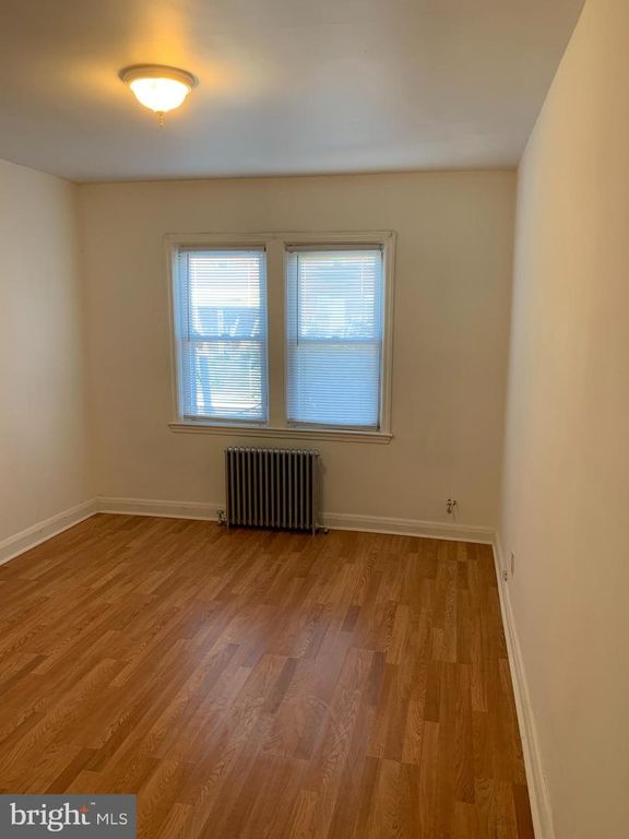 Image 7 of property listing at 1504 N ELLWOOD AVE, Baltimore, MD 21213
