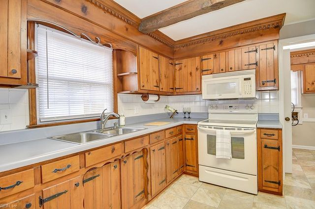 533 Briarfield DR, Chesapeake, VA 23322