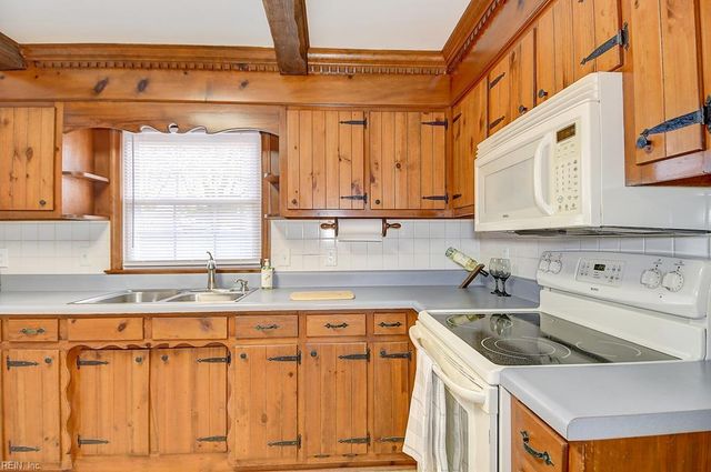 533 Briarfield DR, Chesapeake, VA 23322