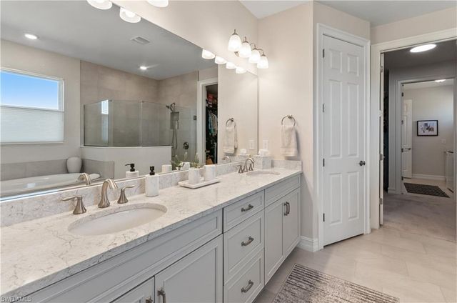 28137 Captiva Shell LOOP, Bonita Springs, FL 34135