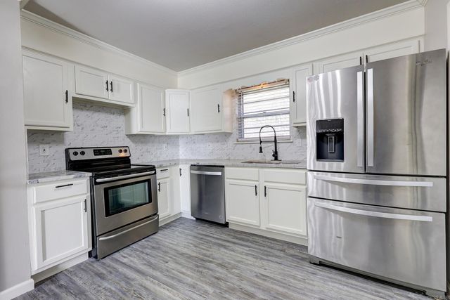 12620 Southridge Drive, Little Rock, AR 72212