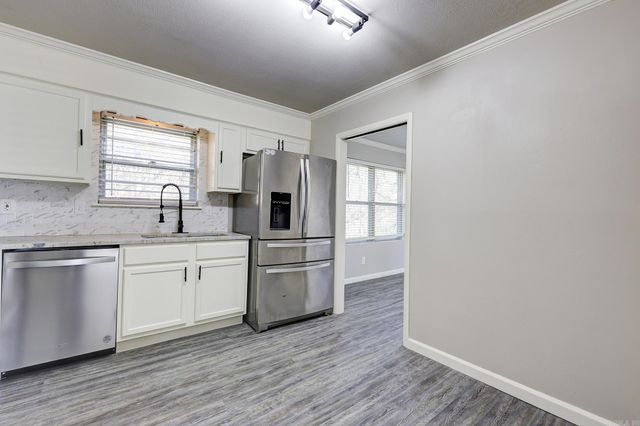 12620 Southridge Drive, Little Rock, AR 72212