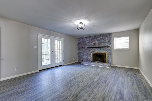 12620 Southridge Drive, Little Rock, AR 72212