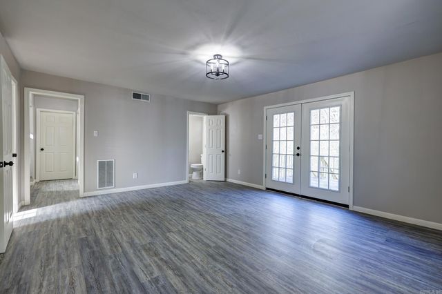 12620 Southridge Drive, Little Rock, AR 72212