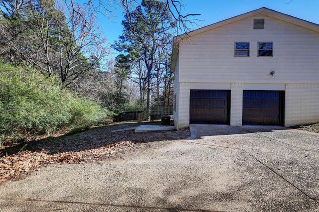 12620 Southridge Drive, Little Rock, AR 72212