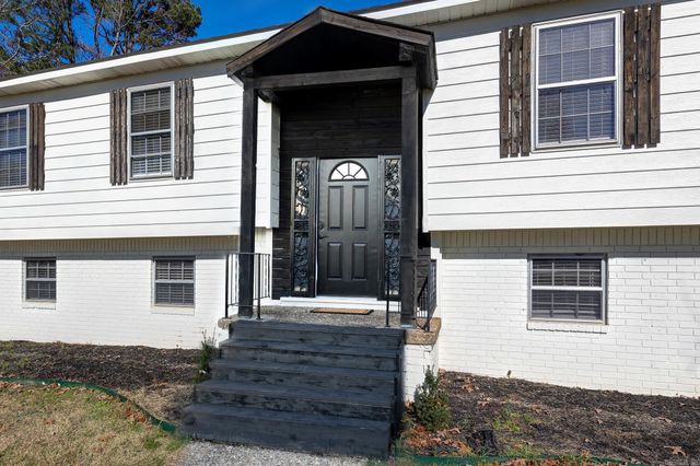 12620 Southridge Drive, Little Rock, AR 72212