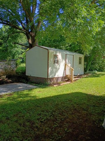733 Bell Creek Road, Hiawassee, GA 30546