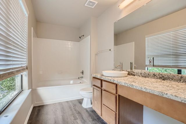 1211 Champion DR, Round Rock, TX 78664