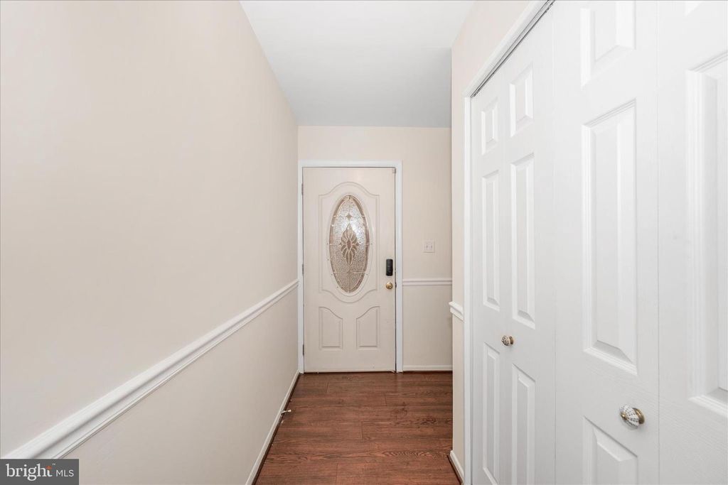 Image 5 of property listing at 2500 KAYHILL LN, Bowie, MD 20715