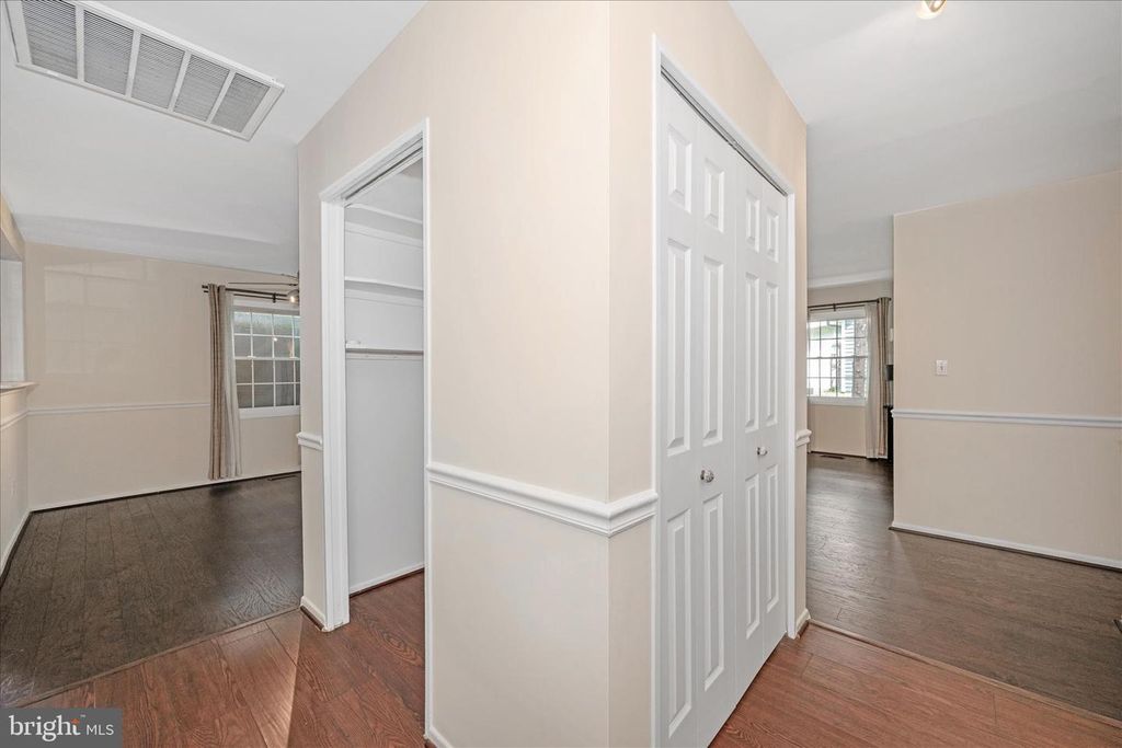 Image 6 of property listing at 2500 KAYHILL LN, Bowie, MD 20715