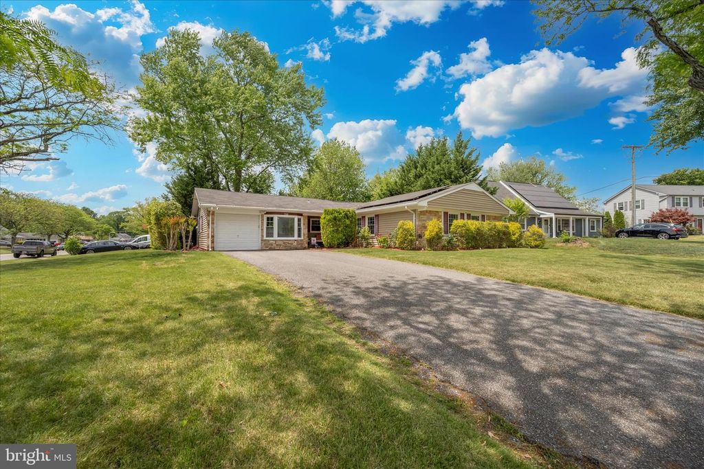 Image 60 of property listing at 2500 KAYHILL LN, Bowie, MD 20715