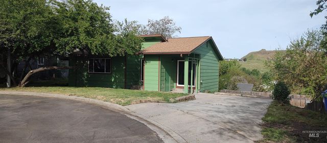 2933 Garfield Ct, Lewiston, ID 83501