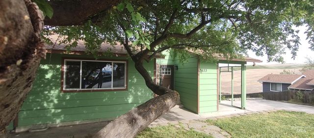 2933 Garfield Ct, Lewiston, ID 83501