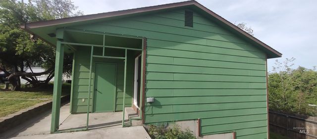 2933 Garfield Ct, Lewiston, ID 83501
