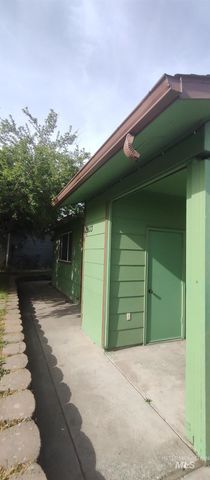 2933 Garfield Ct, Lewiston, ID 83501