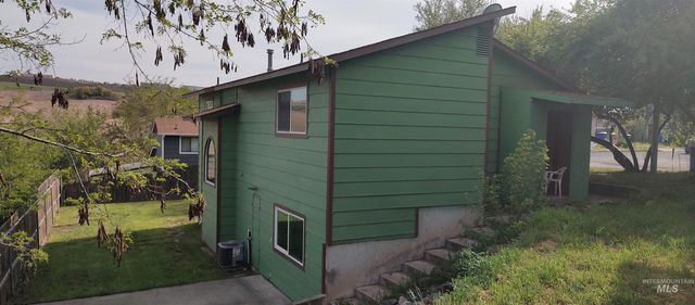 2933 Garfield Ct, Lewiston, ID 83501