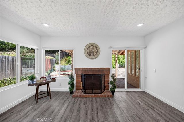 404 Continental Ct, Newbury Park, CA 91320