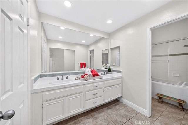 404 Continental Ct, Newbury Park, CA 91320