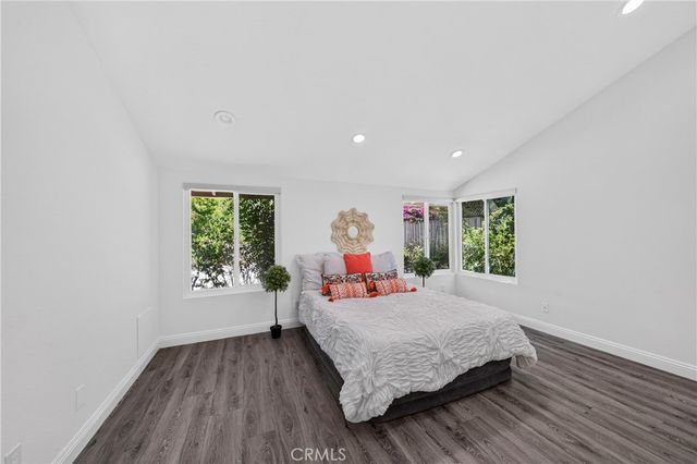 404 Continental Ct, Newbury Park, CA 91320