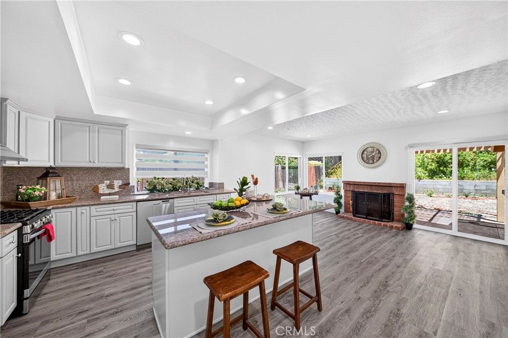 404 Continental Ct, Newbury Park, CA 91320