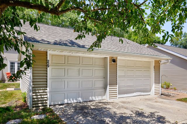 229 52nd Street, West Des Moines, IA 50265