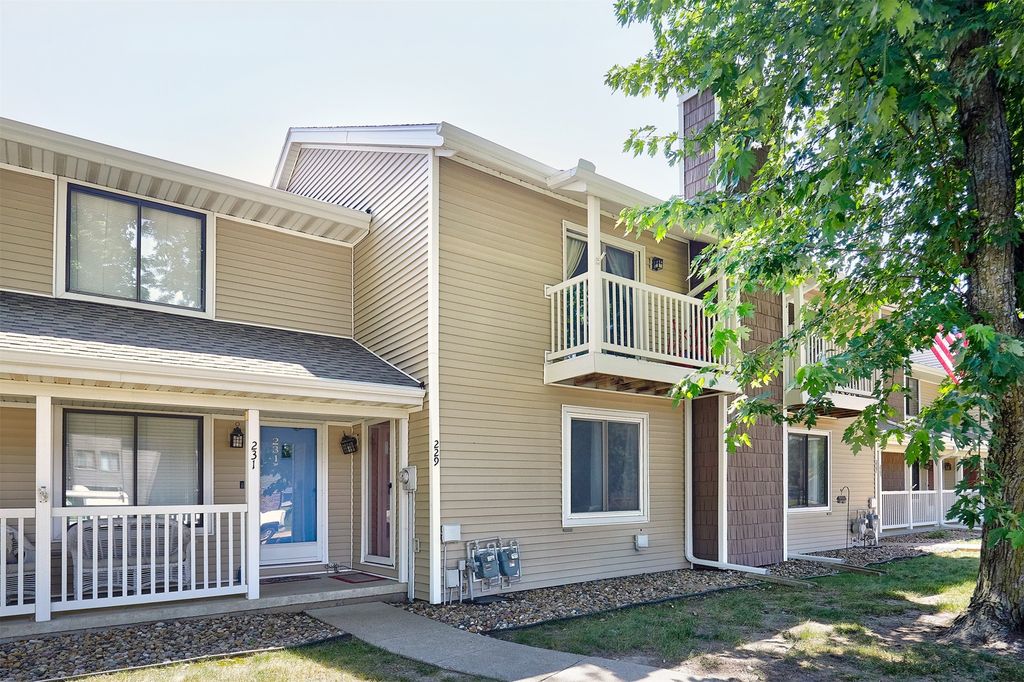229 52nd Street, West Des Moines, IA 50265