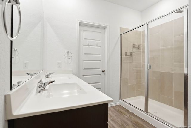 13250 Hagerd Loop, St Hedwig, TX 78152