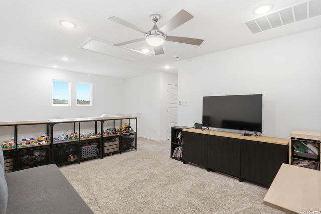 13250 Hagerd Loop, St Hedwig, TX 78152