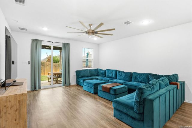 13250 Hagerd Loop, St Hedwig, TX 78152