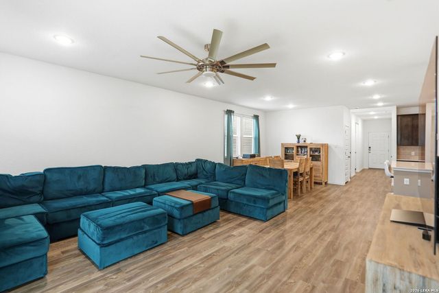 13250 Hagerd Loop, St Hedwig, TX 78152