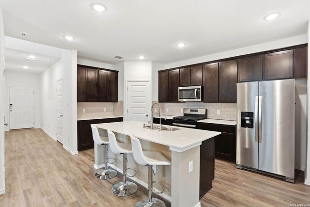 13250 Hagerd Loop, St Hedwig, TX 78152