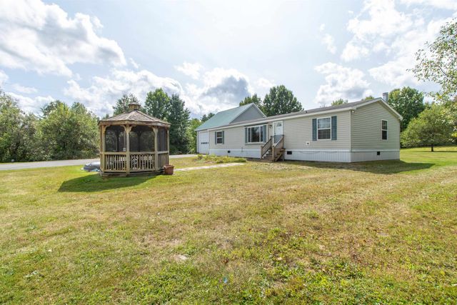 99 River Road, Irasburg, VT 05845