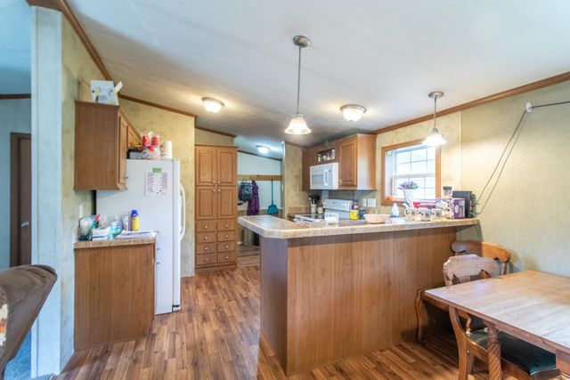 99 River Road, Irasburg, VT 05845